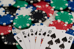 Một game Poker có 4 vòng